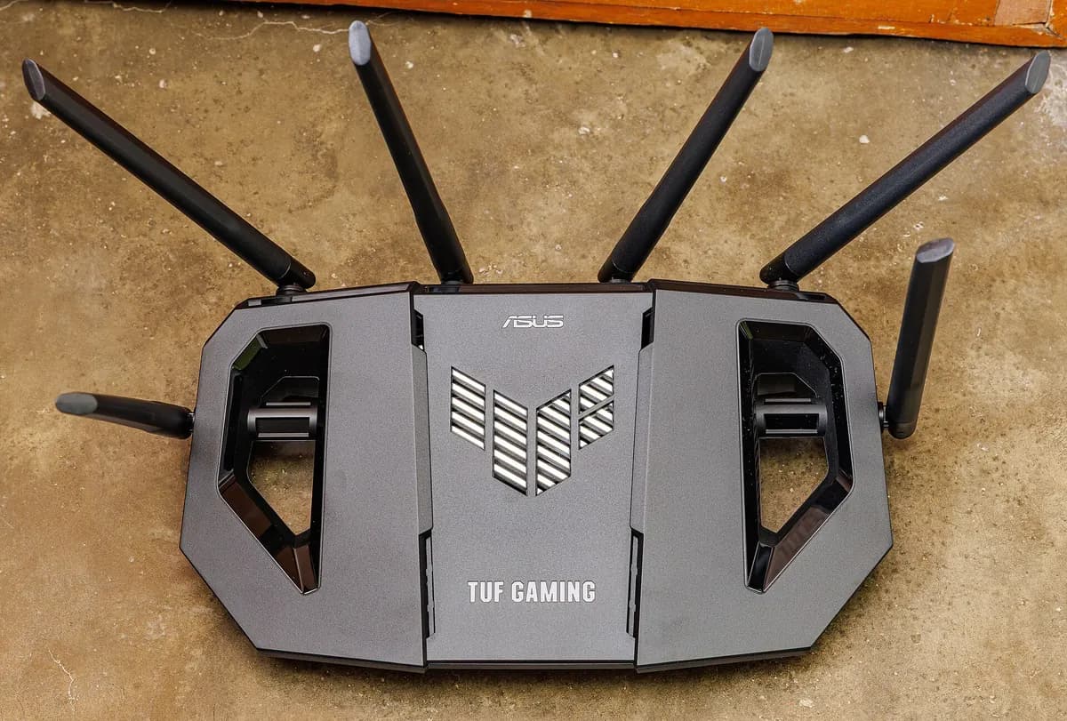 A home Wi-Fi router with antennas, the last step an IPTV stream passes through before reaching your TV